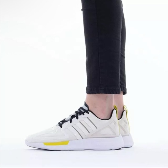 Women’s adidas size 7.5 - Picture 4 of 10